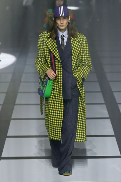 Look 53